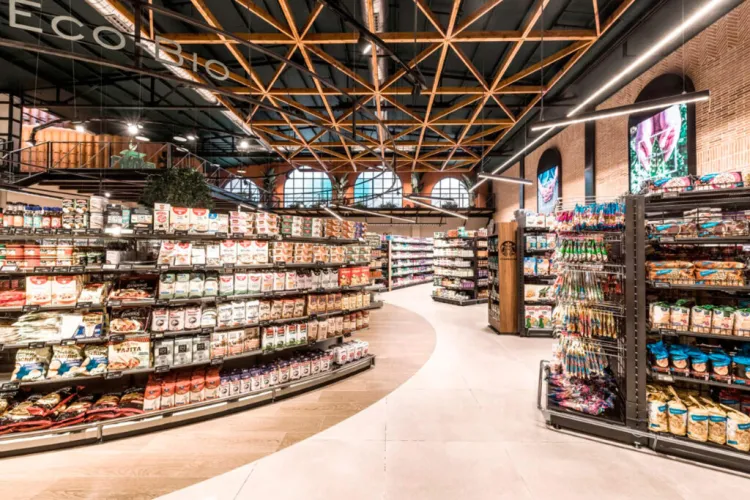 Paradoxul României: Vânzările au crescut față de luna trecută, dar suntem ultimii din UE când privim față de anul trecut