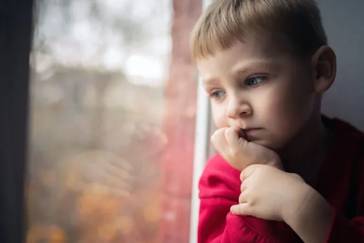 Paște fără părinți pentru mii de copii: Realitatea dureroasă din România, unde distanța rupe familii. „Banii nu pot înlocui timpul împreună”