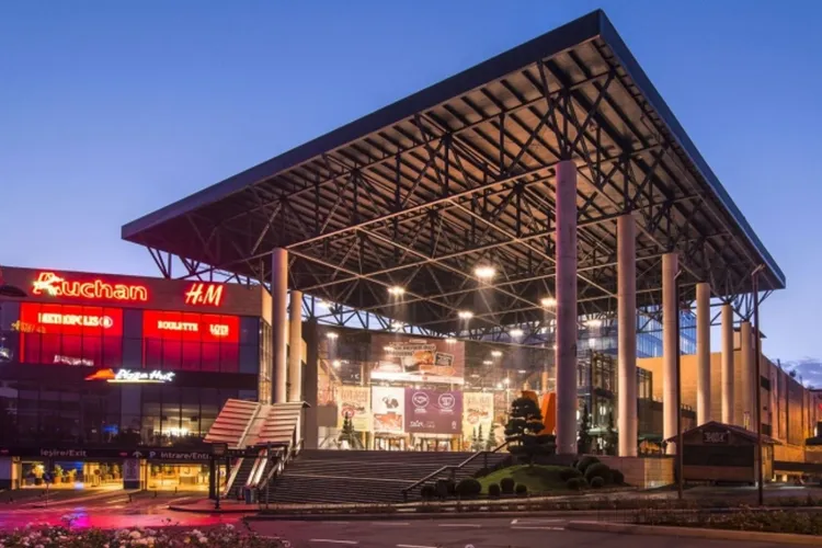 Programul de Paște 2026 pentru Iulius Mall Cluj-Napoca și Auchan. Când puteți să faceți cumpărăturile de ultim moment și când va fi închis