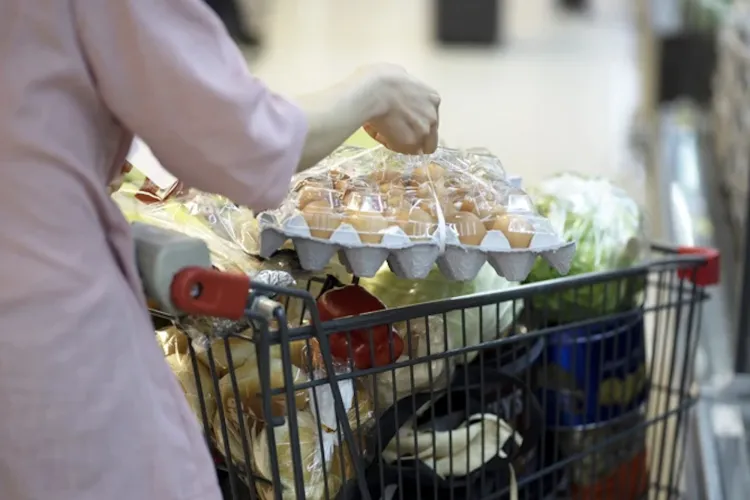 Paștele îi strică pe români la buzunar! 3 din 4 suferă de anxietate financiară, iar 85% nu mai dorm noaptea din cauza grijilor