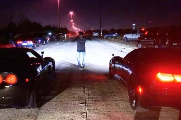 Nopți albe în Cluj-Napoca! Cursele ilegale cu mașini modificate terorizează un cartier întreg: „Nu este prima noapte”