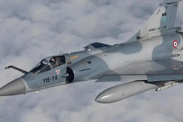 Un avion militar francez Mirage 2000 a decolat de la Baza 71 Câmpia Turzii. A plecat de urgență deasupra Mării Negre, cu o misiune specială