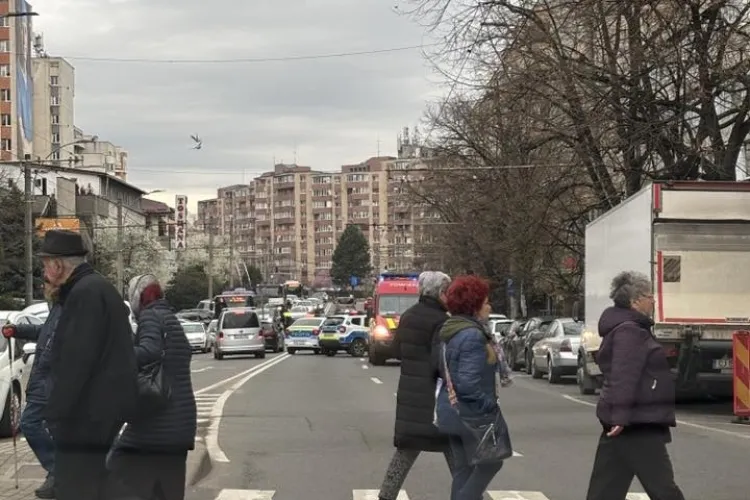 Accident grav în Cluj! Un alt pieton a fost lovit de o mașină: O femeie de aproximativ 50 de ani a ajuns la spital
