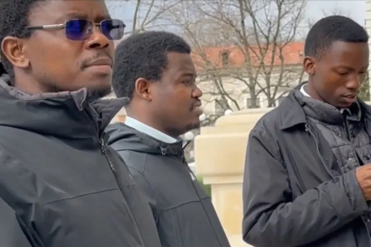 Tinerii părăsesc Africa pentru a se face preoți în România! Studenții la teologie au sărbătorit Paștele alături de frații lor români: „Hristos a înviat!”