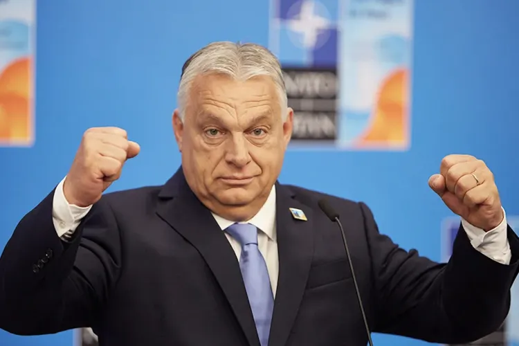 Rețea de conturi false din Africa, folosită să manipuleze alegerile din Ungaria în favoarea lui Orban. Cum funcționează mașinăria de dezinformare