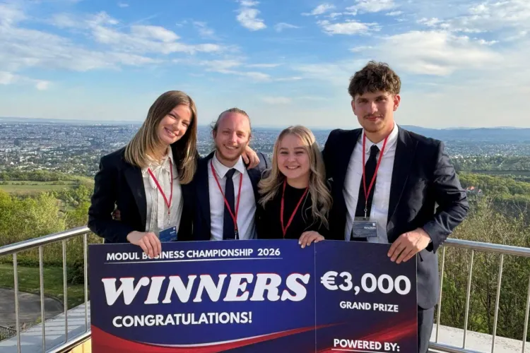 Performanță de top pentru UBB Cluj: Studenții economiști câștigă o competiție internațională la Viena. S-au întos acasă mai bogați cu 3.000 de euro