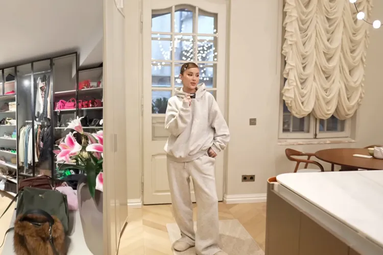 Cea mai cunoscută influenceriță din Cluj, Alina Ceușan, a deschis ușile casei luxoase din București pentru fani: Designul de revistă, realizat de sora ei!