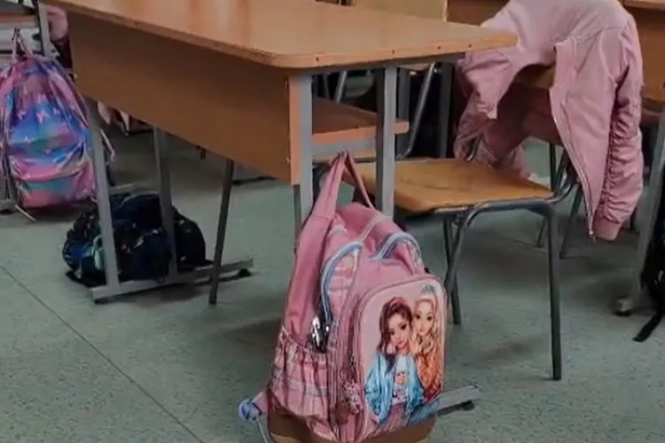 VIDEO. Părințiii elevilor din Florești, supărați din cauza gălăgiei și prafului produs de reparațiile din școală: „Vă rugăm dați-ne alt spațiu, temporar”