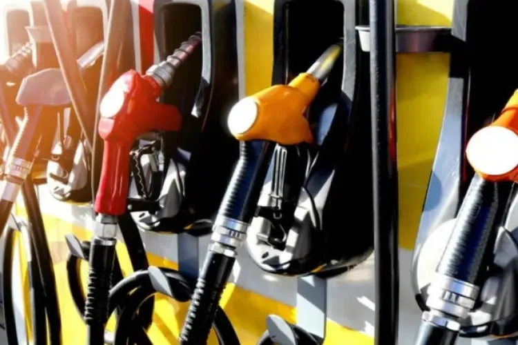 Vești pentru șoferi! Benzina și motorina, prețuri diferite la pompă în Cluj-Napoca 