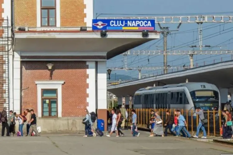 Trenul Metropolitan Cluj a primit o sumă uriașă de la Uniunea Europeană. Detaliile contractului semnat azi de Primărie, CFR și Guvern