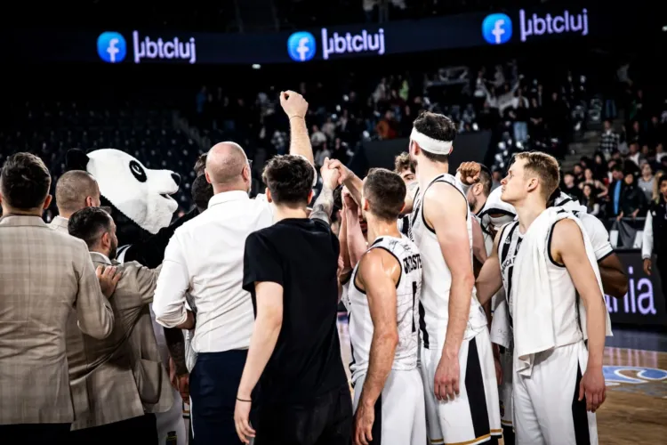 Start perfect pentru U-BT Cluj în play-off: Victorie spectaculoasă în „Derby-ul Transilvaniei” și o bornă istorică pentru Mihai Silvășan