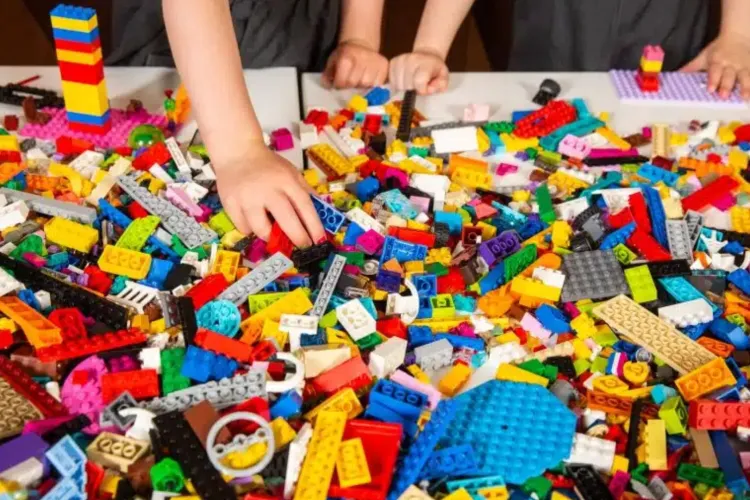 Mario, Luigi și Princess Peach „se reconstruiesc” la Cluj: Ateliere LEGO spectaculoase pentru cei mici la Iulius Mall Cluj. Vor fi și premii surpriză