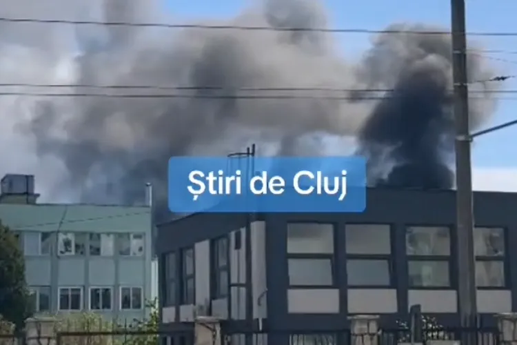 VIDEO. Incendiu puternic pe Bulevardul Muncii din Cluj-Napoca. Pompierii intervin de urgență chiar acum, fumul se vede de la kilometri distanță
