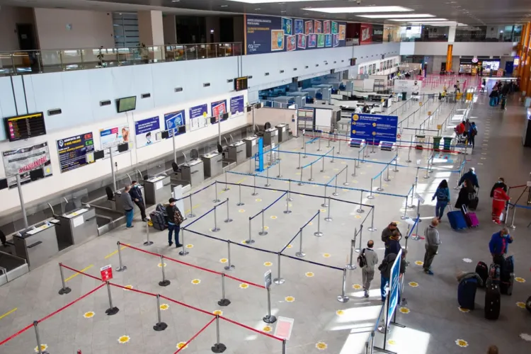 Zboruri mai puține, prețuri uriașe: Companiile aeriene avertizează asupra unei veri grele pentru pasagerii din Europa. Cum arată scenariile posibile