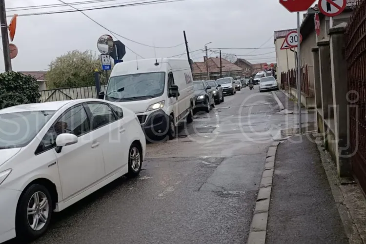 FOTO/VIDEO. Coșmarul de pe Bărc 1 continuă: După două proteste și semnături strânse, clujenii încă nu au primit răspuns concret. „Nu mai rezistăm!”