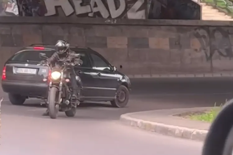 „Regele Contrasensului” la Cluj-Napoca: A intrat invers pe sub podul din Mărăști și a dat peste cap traficul: „Nu cred așa ceva! Intră-n el!”