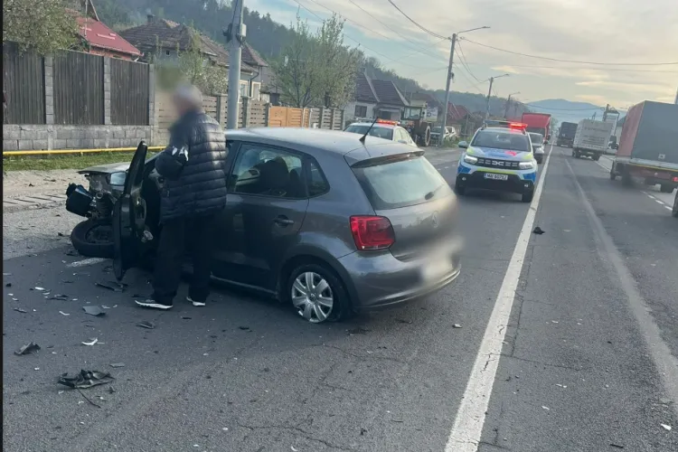 Accident la prima oră a dimineții: Un clujean de 67 de ani a întors aiurea, în mijlocul străzii. Rezultatul: O tânără dusă de urgență la spital