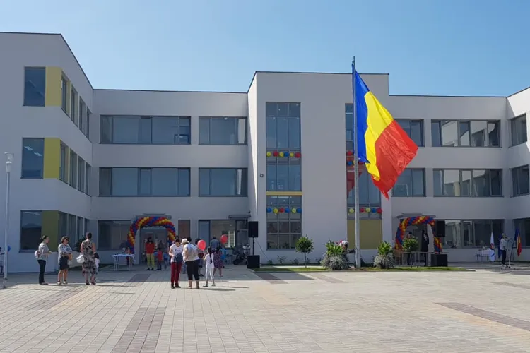 Părinții elevilor din Florești solicită o dezbatere despre sumele alocate educației din bugetul local. Cu ce probleme se confruntă elevii 