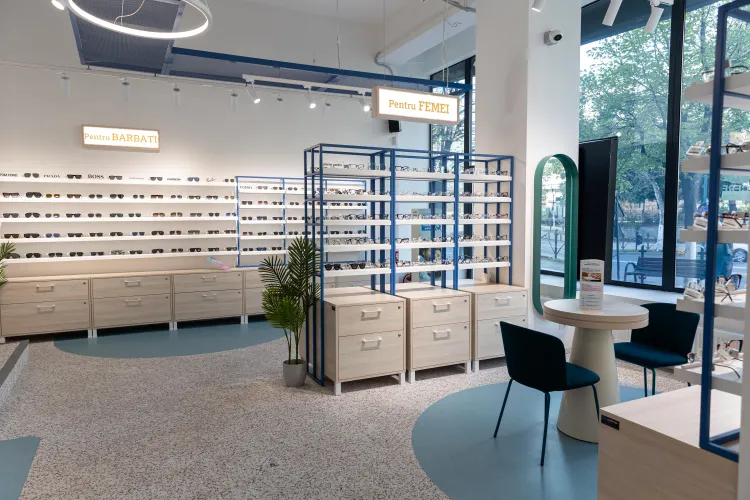 De la consultație la alegerea ramei: OPTIblu introduce în Cluj-Napoca un magazin construit în jurul unei experiențe complete de alegere a ochelarilor