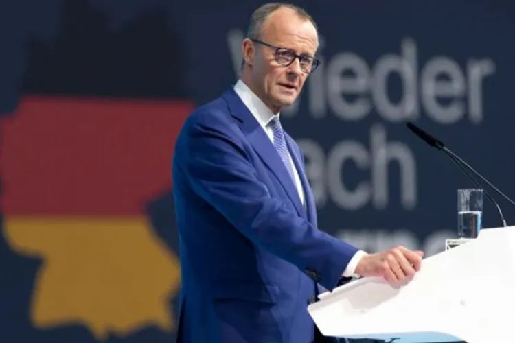 Cancelarul german Friedrich Merz, rugat să ajute Clujul și Sibiul. Șeful Forumului germanilor din Romania critică decizia Lufthansa 