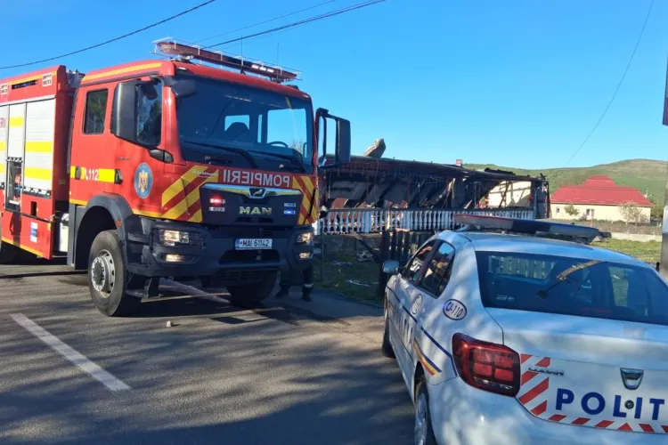 Intervenții în lanț pentru pompierii din Cluj: Au stins un incendiu devastator și au salvat o viață cu ajutorul elicopterului SMURD în doar câteva ore