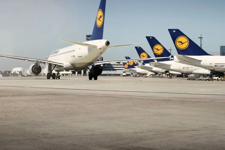 Criza de pe aeroportul din Cluj continuă: Zboruri reduse spre München și pasageri afectați de anulări. Mesajul companiei pentru pasagerii afectați