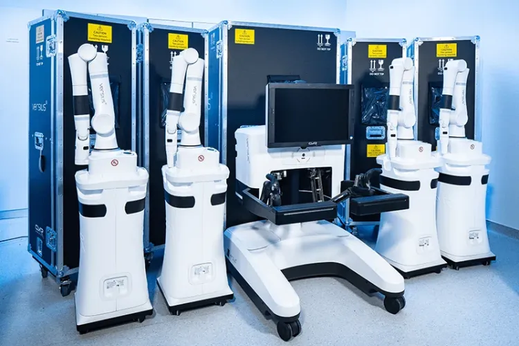 O licitație a Spitalului Județean Cluj a dat peste cap sistemul din Uniunea Europeană. Procese și scandal pornite de la un robot care salvează vieți