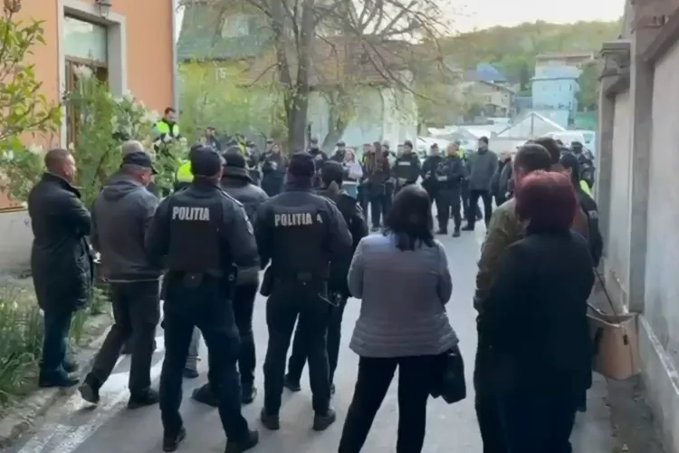 VIDEO. Peste 500 de persoane legitimate și multe altele duse la poliție în urma unei ample acțiuni a polițiștilor clujeni. S-a lăsat cu zeci de amenzi