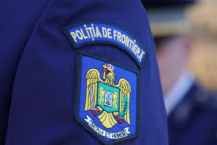 FOTO/VIDEO. Armă și muniție găsite într-un colet suspect la aeroportul din Cluj: Pachetul periculos venise din Cehia și nu avea niciun act 