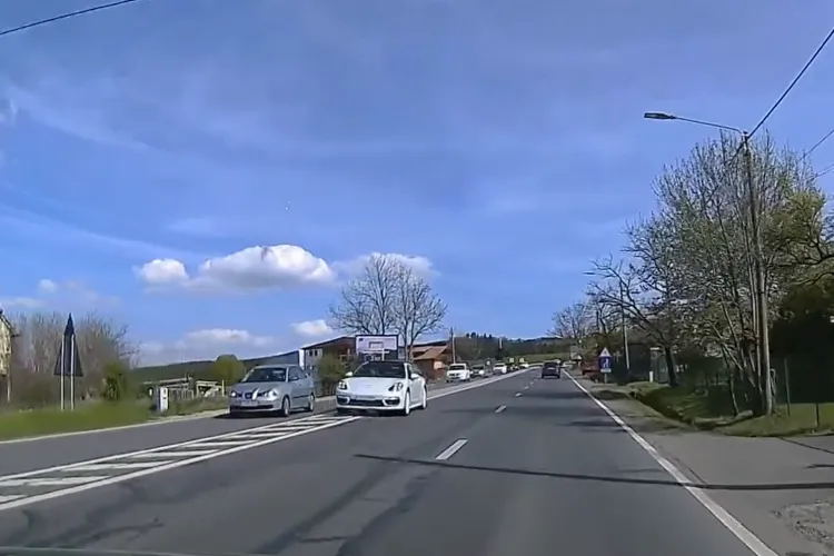 VIDEO. Șoferul „criminal”la bordul unui Porsche Panamera, scăpat ca prin minune pe Calea Turzii, a fost lăsat pieton de polițisti. I-au dat si un „premiu”!