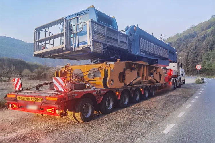 Camion de 102 tone oprit pe DN1 în Cluj: Șoferul nu avea autorizație, nu avea ITP și probabil spera că nu-l vede nimeni noaptea