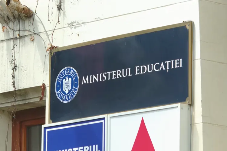 320 de programe școlare noi pentru liceu, aprobate de minister! De la matematică și TIC la teologie și limbile minorităților: Ce se schimbă