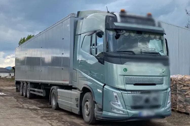 Camion de aproape 200.000 de euro, pus sub sechestru de polițiștii clujeni! Ce au descoperit la control VIDEO 