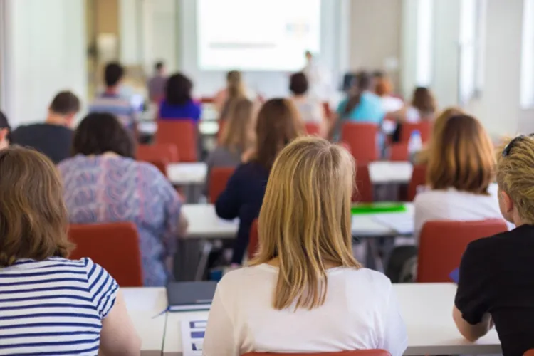 Cursuri gratuite pentru 2.000 de români în mai: bucătar, electrician, contabil și multe altele: Vezi lista completă și cum te înscrii