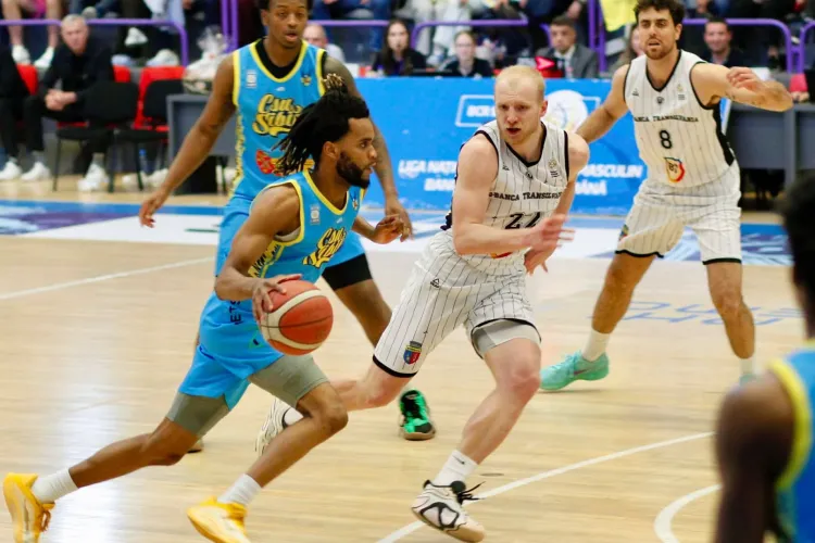 Derby-ul Transilvaniei se mută la Cluj! U-BT are 2-0 și poate termina rapid duelul cu CSU Sibiu în fața propriilor fani. Meciul se joacă mâine