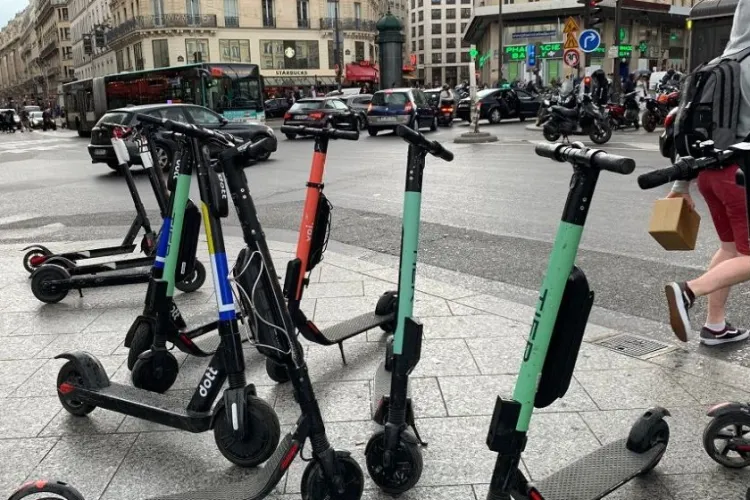 Cluj-Napoca, pus față în față cu Madrid și Lisabona într-un studiu. Orașul nostru este repetent și nu are o strategie clară pentru trotinete și biciclete