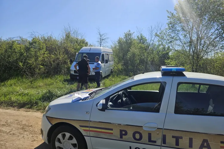 Prins cu sacii în mână: Doi bărbați din județul Cluj, amendați cu 10.000 de lei fiecare după ce au aruncat ilegal gunoi într-o comună 