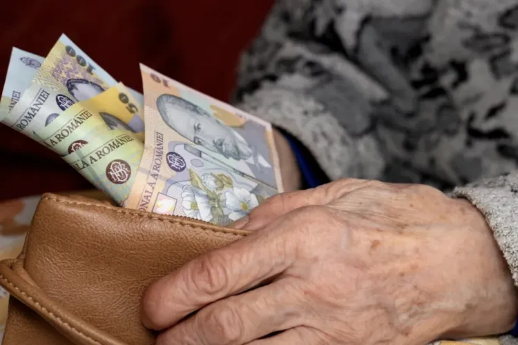Aproape 12.000 de români primesc pensii speciale. Cât ia lunar un judecător sau procuror la pensie: Suma e greu de crezut