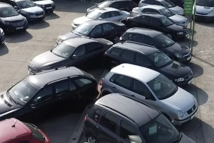 Mașinile electrice au explodat în România: Plus 205% într-o singură lună. Dacia, tot regina pieței cu aproape 1.800 de unități vândute