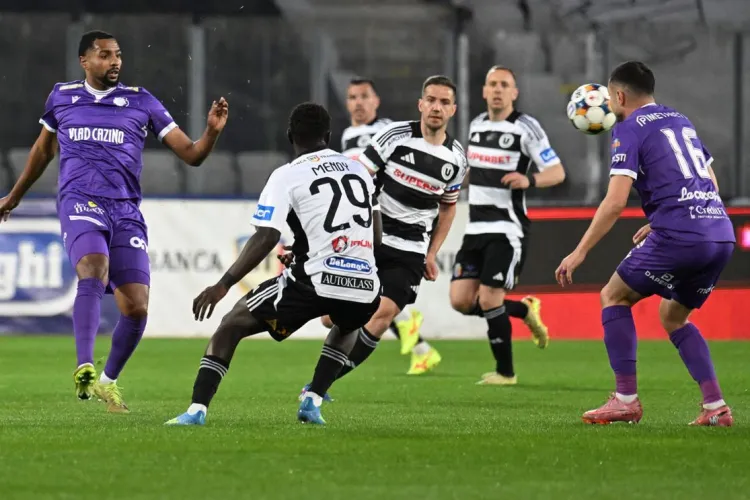 Penalti în minutul 90 și „U