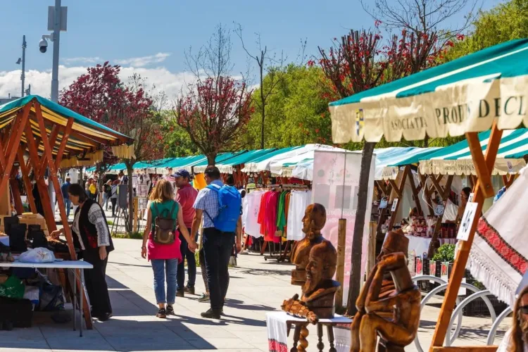 Clujul se transformă într-un paradis al produselor tradiționale! Târgul „Produs de România” aduce mâncare, spectacole și meșteșugari din toată țara