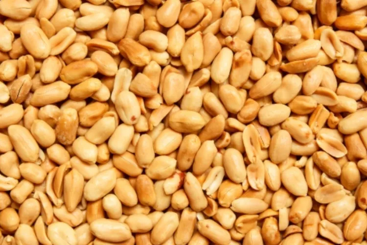 Alertă alimentară în România! Arahide retrase urgent din magazine după descoperirea unor substanțe periculoase: Clienții sunt rugați să NU le consume