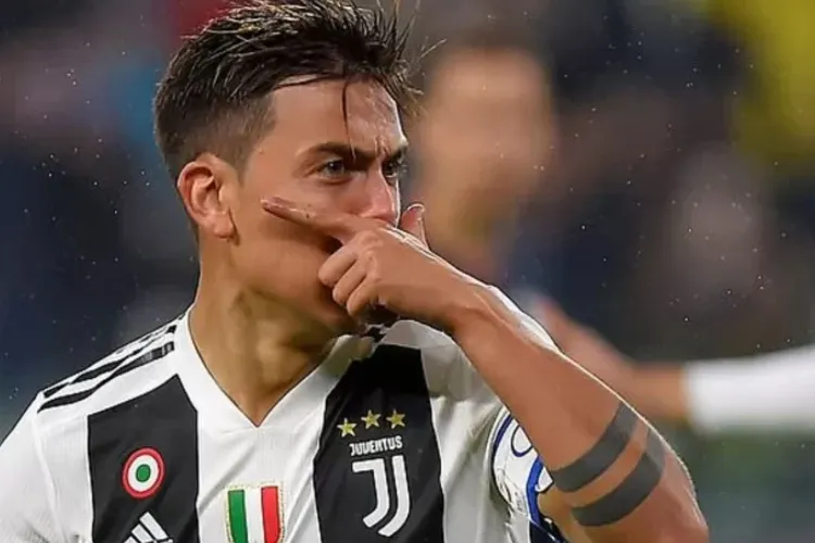 Schimbare totală în fotbal înainte de Mondialul din 2026: Jucătorii care își acoperă gura pe teren riscă eliminarea directă. De ce s-a ajuns aici