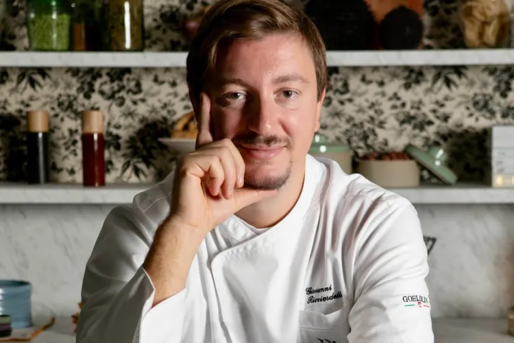 Celebrul chef italian Giovanni Ricciardella gătește mâine la Cluj. Cunoscut pentru cel mai bun panettone, Giovanni are surprize savuroase pentru clujeni 