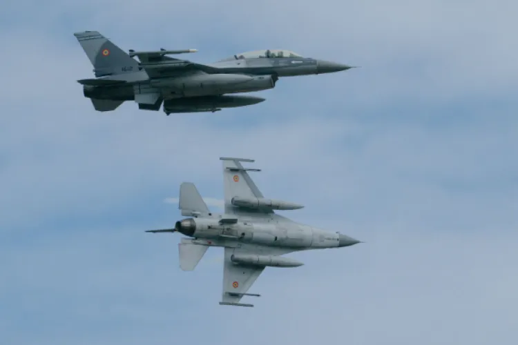 Armata Română este în alertă! Au fost ridicate de urgență două avioane F-16. Populația a fost rugată să nu iasă din casă