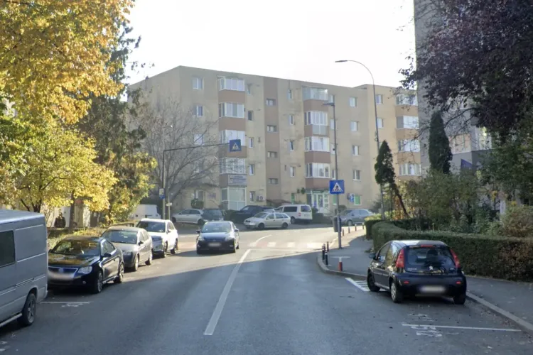 Capcană pentru pietoni pe o stradă din Cluj! Trecerile de pietoni refăcute recent sunt acum inaccesibile pentru cărucioare și persoane cu dizabilități