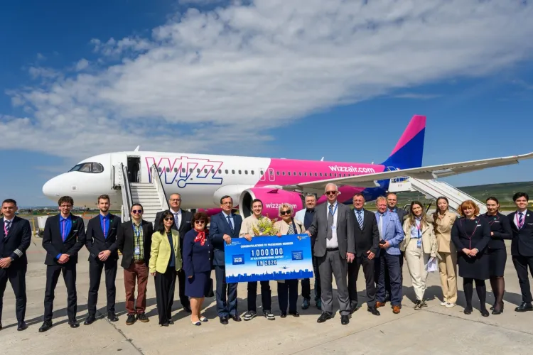 Zi de sărbătoare pe aeroportul din Cluj: Pasagerul cu numărul 1 milion a fost sărbătorit cu fast. El a fost așteptat cu surprize chiar când a aterizat