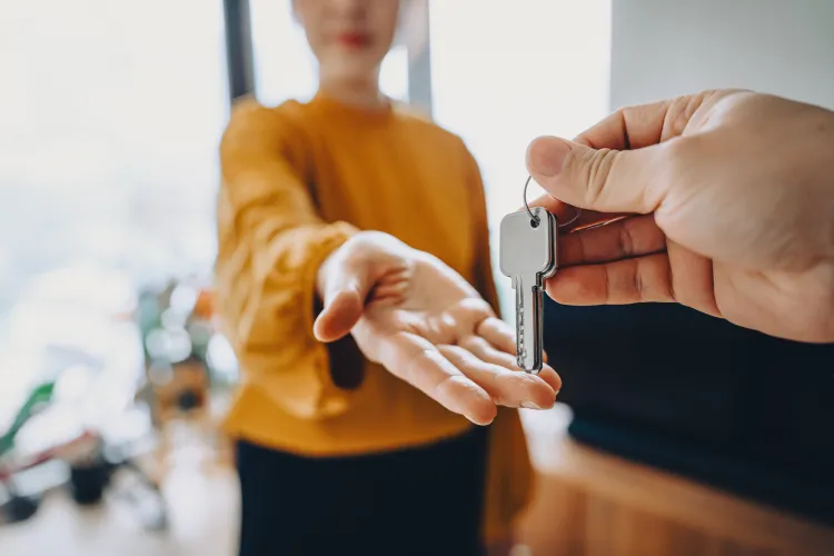 De la vis la realitate: cum îți deschizi un cont online și accesezi un credit ipotecar pentru casa ta