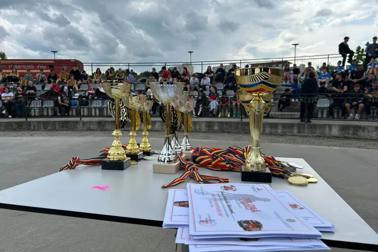 Emoții, adrenalină și spirit de echipă! Elevii din Cluj s-au întrecut în concursurile pompierilor FOTO