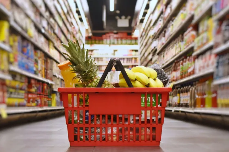 Minivacanța de 1 Mai 2026: Sunt deschise magazinele sau nu? Tot ce trebuie să știi înainte să pleci la cumpărături, mai ales pe ultima sută de metri